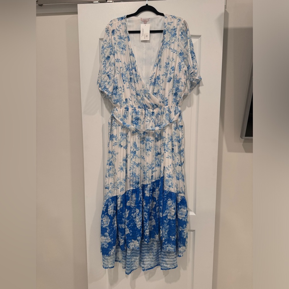 White and Blue Floral Midi Dress Size 2X New with Tags